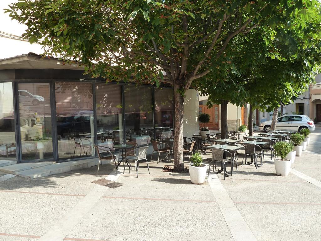 Restaurant Fonda Giralt Hotel Amer Exterior foto