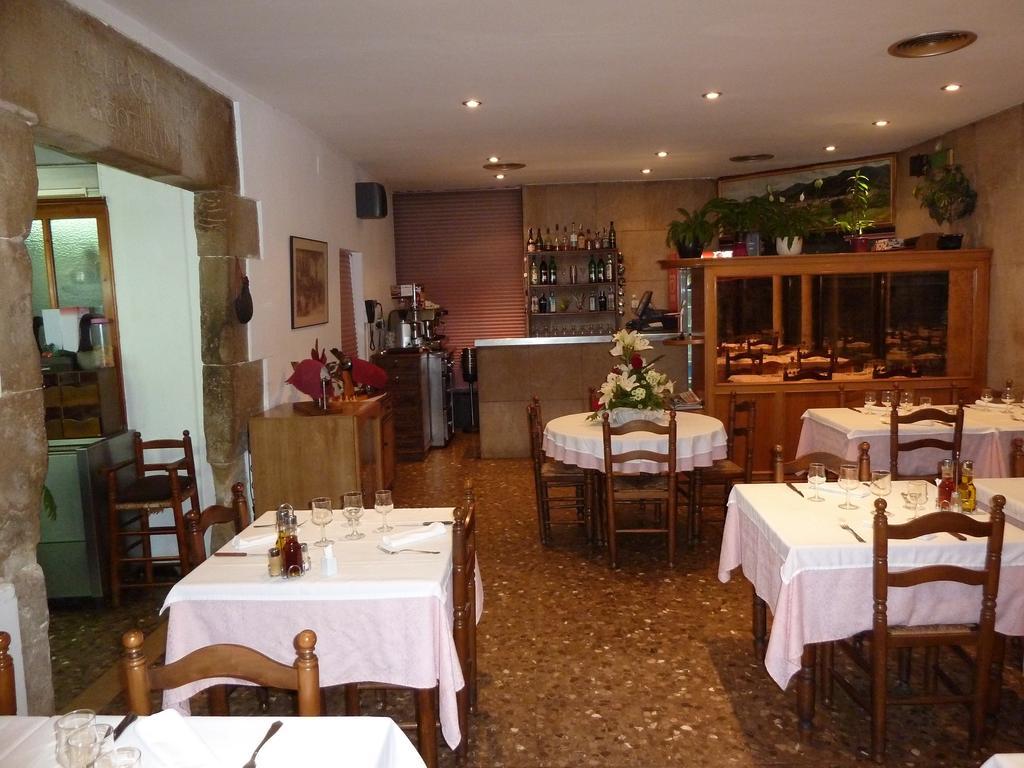 Restaurant Fonda Giralt Hotel Amer Exterior foto