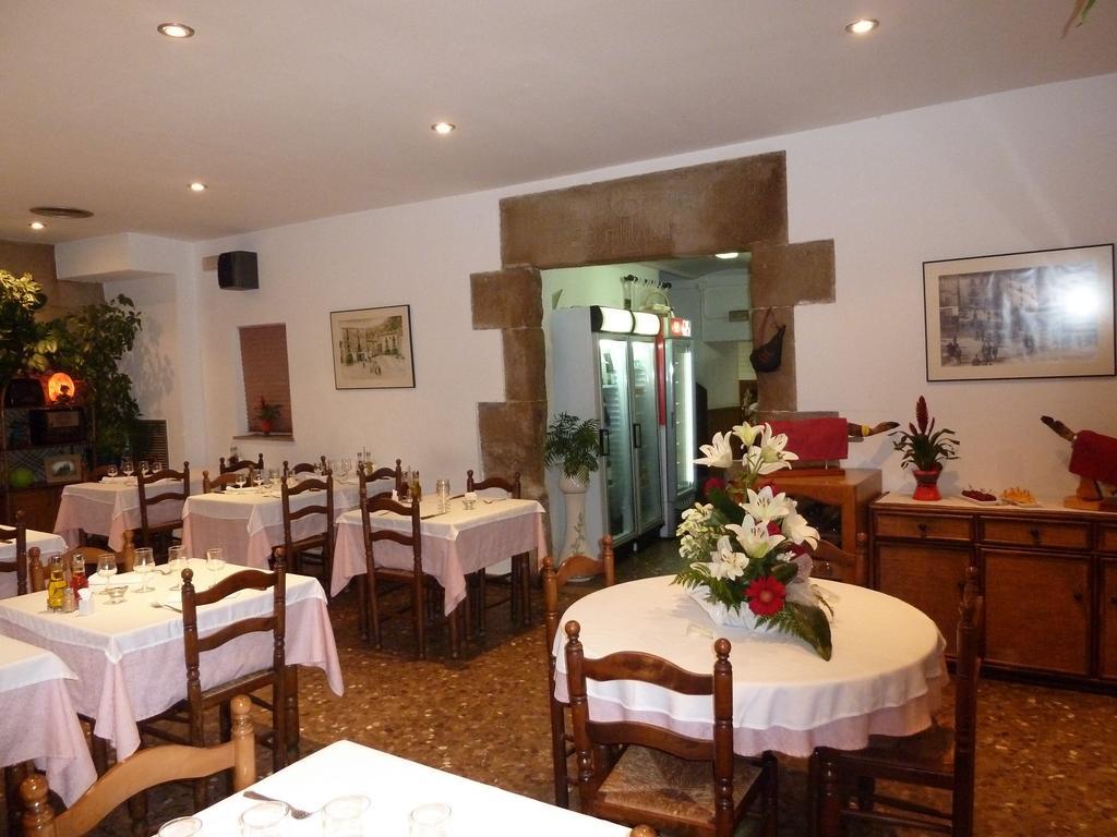 Restaurant Fonda Giralt Hotel Amer Exterior foto