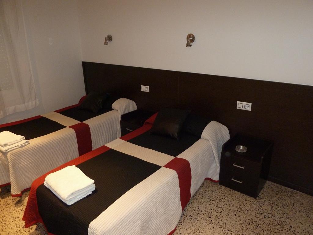 Restaurant Fonda Giralt Hotel Amer Cameră foto